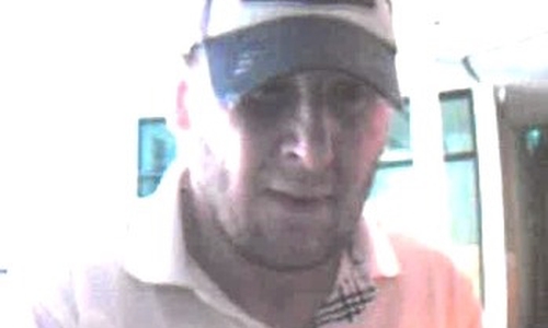 Öffentlichkeitsfahndung nach EC-Karten-Betrug /  Wer kennt diesen Mann? Foto: Polizei