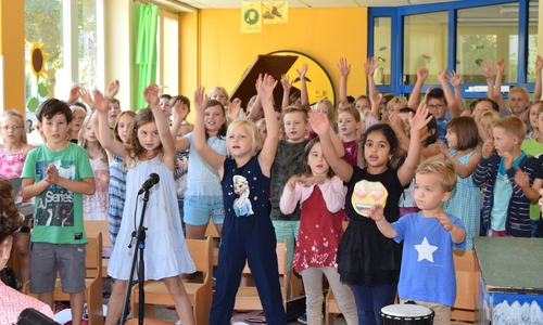 2016 haben sie ihre neue Mensa eingeweiht, künftig können die Hahndorfer Kinder ihre Mitschüler aus Jerstedt begrüßen. Archivfoto: Stadt Goslar 