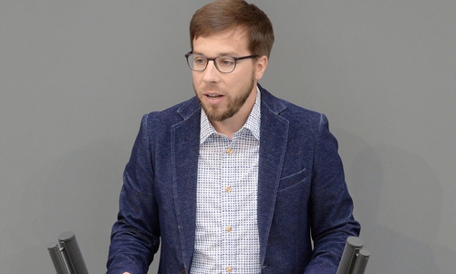 Der Wolfenbüteler Bundestagsabgeordnete Victor Perli kritisiert die Prioritätensetzung beim neuen Bundeshaushalt scharf. Foto: Die Linke