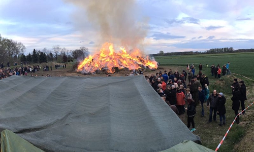 Gute Stimmung beim Osterfeuer in Isenbüttel. Foto: Landjugend Isenbüttel