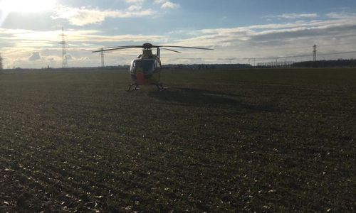 Der lebensbedrohlich verletzte Motorradfahrer wurde mit dem Hubschrauber abtransportiert. Foto: Frederick Becker