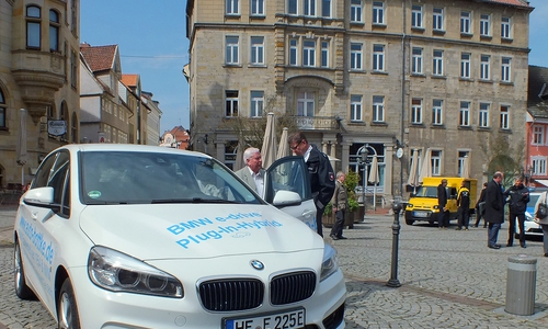 Der ADAC Ortsclub Helmstedt informierte sich über die Hybridtechnik. Fotos: ADAC Ortsclub Helmstedt