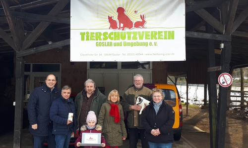 (v.l.n.r): Mathias Derlin (Geschäftsführer, GOSLAR marketing gmbh), Ralf Domroes (1. Vorsitzender des Vereins),  Heiko Rataj (Unternehmer), Christl Viebach (Schatzmeisterin des Vereins), Frank Dörge (Vereinsmitglied), Sabine Reichardt (2. Vorsitzende des Vereins). Foto: GOSLAR marketing gmbh
