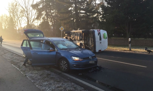 Auf der K5 kam es am Morgen zu einem Unfall mit drei beteiligten Fahrzeugen. Fotos: Bernd Dukiewitz