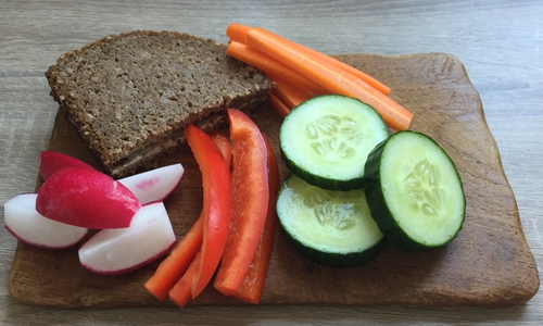 Gemüse in mundgerechte Häppchen portioniert schmeckt gleich viel besser. Foto: Helios

