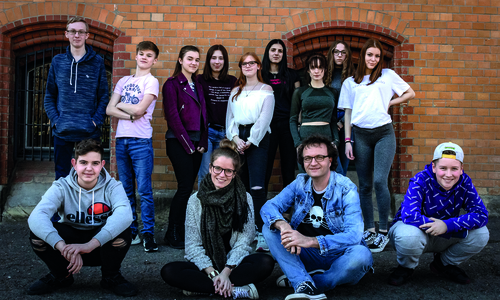 Das Team des spIGSettel ist bereits nach der vierten Ausgabe für einen Preis nominiert.  Foto: Schule

