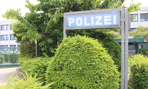 Unbekannte Täter dringen in Einfamilienhaus ein und entwenden Bargeld. Symbolbild. Foto: Anke Donner