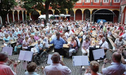 Der Schlossinnenhof ist auch für größere Veranstaltungen geeignet. Foto: Archiv