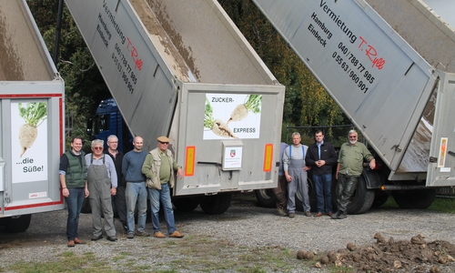 Mit Aufklebern will man an das Verständnis der Autofahrer während der Rübenernte appellieren. Foto: Landvolk