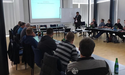 Auch für Führungskräfte ist eine ständige Fortbildung unerlässlich. Foto: Gemeindefeuerwehr Lehre
