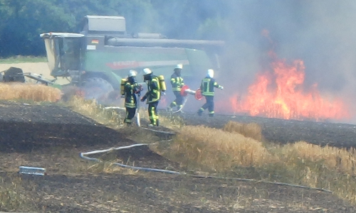 Tobias Breske von der Freiwilligen Feuerwehr Sickte wirbt für mehr Mitglieder. Foto: Breske