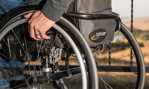 Durch mobile Rampen könne der Zugang zu vielen Geschäften in der Innenstadt in Zukunft für Personen, die auf den Rollstuhl angewiesen sind, überhaupt erst ermöglicht werden. Symbolfoto: Pixabay