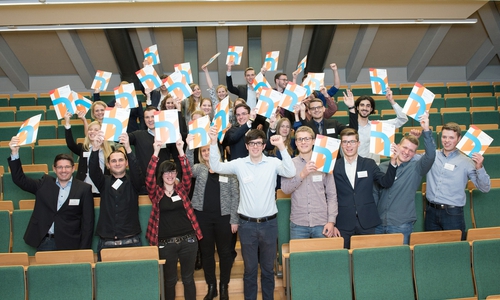 37 Stipendiaten erhielten beim diesjährigen Matchingabend am 22. November an der Ostfalia Hochschule in Wolfenbüttel das Deutschlandstipendium im Gesamtwert von 133.200 Euro. Foto: Ostfalia