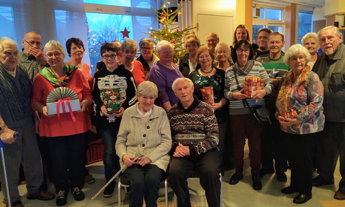 Die glücklichen Gewinner des Rätselspiels. Foto: Gemeinnützige Wohnstätten eG