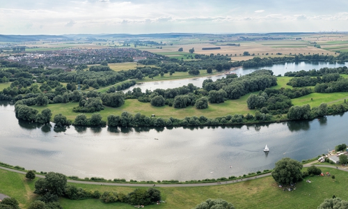 Malerische Ansicht vom Salzgittersee. Foto: Stadt Salzgitter/Andre Kugelis