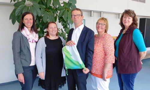 Marina Köther, Jana Leuchtenberg (Mütterkreis 2.0), Klaus Mohrs, Elke Rosenblatt (Mütterkreis 2.0) und Beate Kitschke (Kulturverein Lehre). Foto: Gemeinde Lehre
