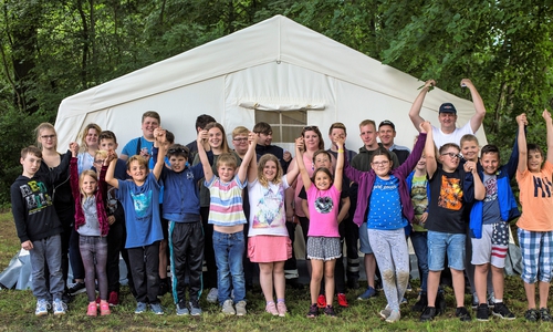 Die Kinder der beiden Jugendfeuerwehren im Zeltlager.

Foto: Feuerwehren Vahlberg und Kneitlingen