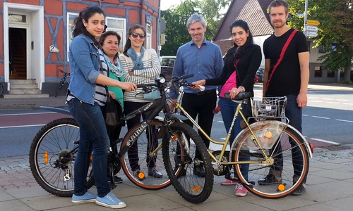 Die ersten Räder konnten nun an eine syrische Familie übergeben werden. Foto: BÜNDNIS 90/DIE GRÜNEN Wolfenbüttel 