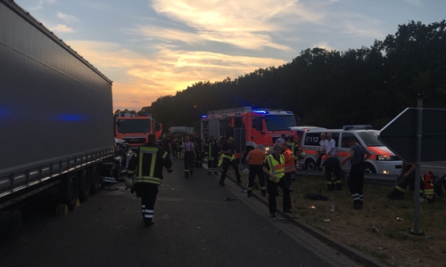 Die Rettungsarbeiten gestalteten sich für alle Einsatzkräfte als äußerst schwierig. Fotos: aktuell24(kr)