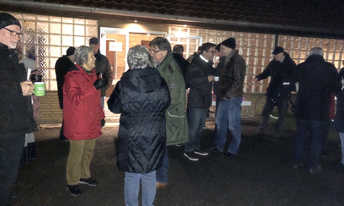  Einige der Besucher des Dorstädter Lebendigen Adventskalenders.