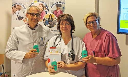  Chefarzt Prof. Dr. Kinan Rifai, Oberärztin Jennifer Schlien und Hygienefachkraft Iris Frenkel standen Rede und Antwort. 