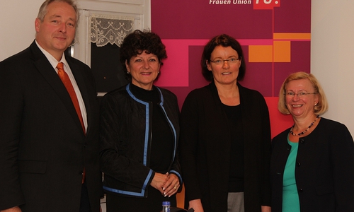 Bild zeigt von Li. Frank Oesterhelweg, Christiana Berg, Marion Övermöhle-Mühlbach, Heidemarie Mundlos. Foto: Privat
