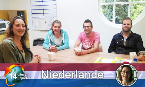 Lehrerin Susan Donker (links) mit ihren Kollegen im Lehrerzimmer der Binckhorst-Außenstelle. Quelle: Focus, Petra Apfel/FOL