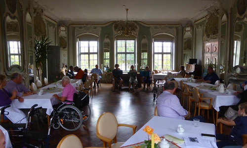„Flötjenpieper“ aus Helmstedt während ihres Auftrittes im Spiegelsaal von Schloß Schliestedt vor zahlreichen Zuhörern. Foto: 
Sabine Resch-Hoppstock