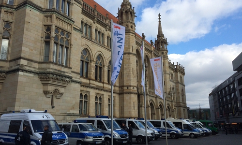 Die Polizei hat auch in Braunschweig alle Hände voll zu tun. Hier bei der Demo-Sicherung vor einigen Monaten. Foto: Robert Braumann