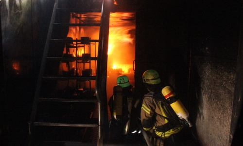 An zwei Tagen wurde in Ahlum im Brandcontainer geübt. Fotos/Video: Anke Donner