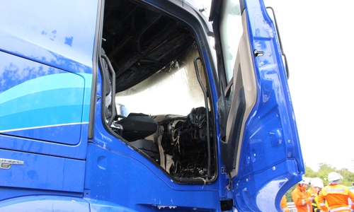 Der Sicherungskasten im Fahrerhaus eines LKW fing Feuer. Foto: Max Förster
