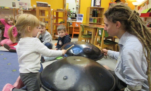 Musik erklang am Dienstag durch die Räume der städtischen Kindertagesstätte Fümmelse. Foto: privat
