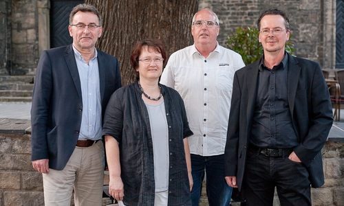 Holger Fenker (links) stößt als neues Grünen-Ratsfraktionsmitglied dazu, Jochen Baldauf (rechts) schied mit dem Wahlergebnis aus, Sabine Seifarth (2. von links) ist neue Fraktionsvorsitzende und Holger Plaschke (3. von links) fungiert als Vertreter. Foto: Alec Pein