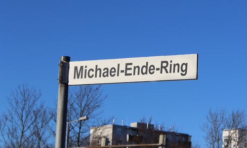 So könnte das neue Straßenschild aussehen. Fotomontage: Alexander Panknin