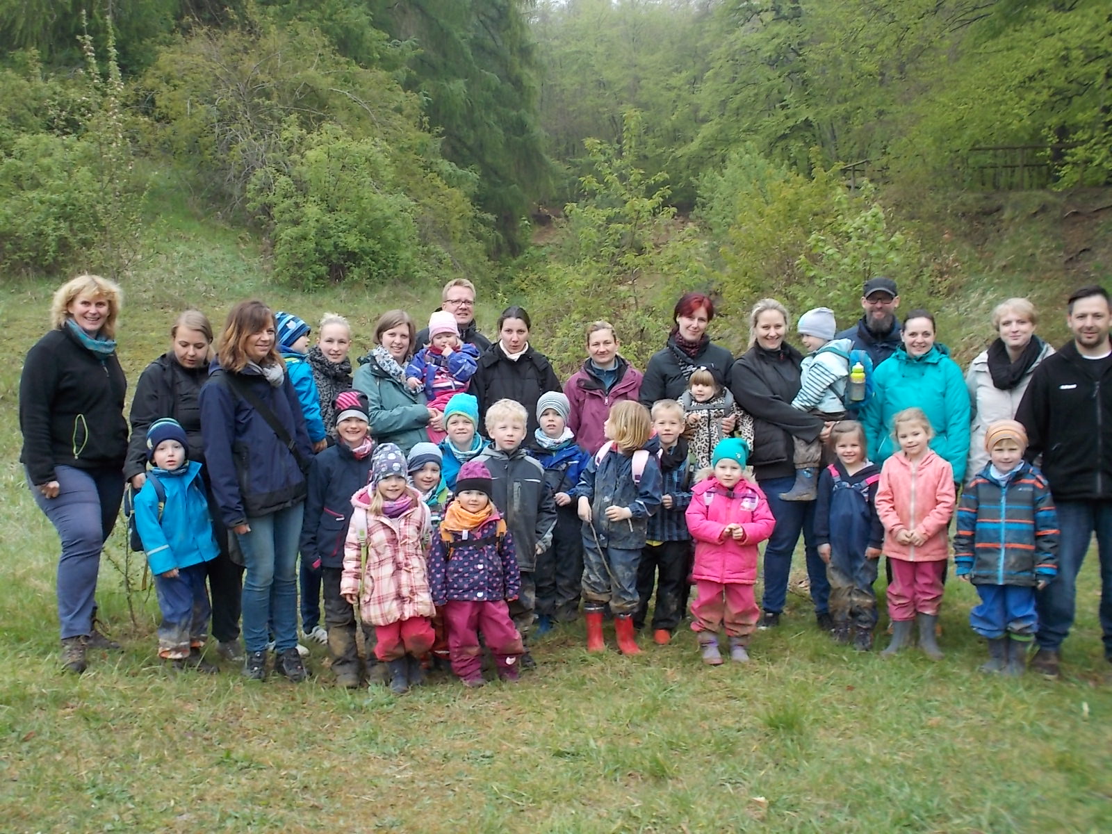 Kindergarten Kunterbunt aus Dahlum auf Fossiliensuche | regionalHeute.de