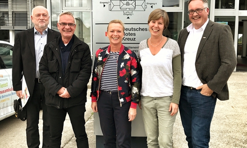 Bernd Franke SPD, Horst Kiehne Vorsitzender des Präsidiums, SPD Landtagskandidatin Dunja Kreiser, Petra Kaschefski Leiterin der Autismusambulanz, Thomas Stoch Bereichsleiter des ITZ. Foto privat