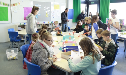 In viele Fächer konnten die Kinder gleich hautnah eintauchen, denn zahlreiche Mitmachangebote luden dazu ein, ausprobiert zu werden. Fotos: Privat