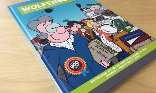 Ginge es nach der FDP im Rat der Stadt, sollte die Stadt Exemplare des Jubiläumsbandes „Wolfenbüttel – Die Stadtgeschichte als Comic“ an allen Wolfenbütteler Schulen kostenlos zur Verfügung stellen. Foto/Video: Anke Donner
