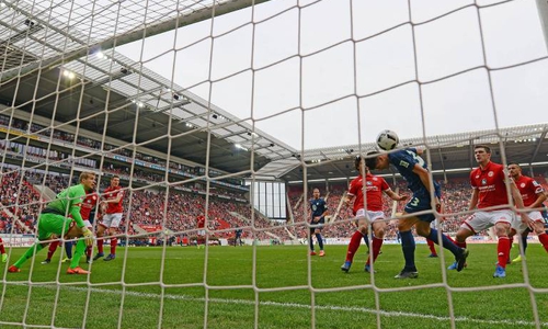 Mario Gomez traf zur Führung gegen Mainz. Foto: imago/Jan Hübner