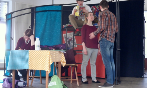 Das Gymnasium Große Schule hatte am vergangenen Donnerstag zum zweiten Mal in diesem Schuljahr Besuch von der englischsprachigen Theatergruppe White Horse Theatre. Fotos: Große Schule 