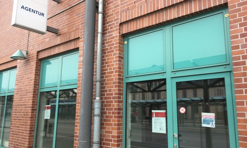 In Wolfenbüttel gibt es keine DB Agentur mehr. Tickets können nur noch am Automaten oder an einem Vertriebesmobil gekauft werden. Foto: Anke Donner 