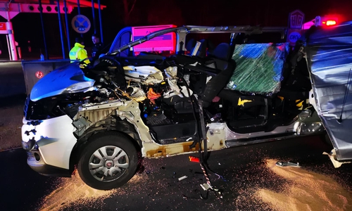 Bei dem Unfall wurden mehrere Mitfahrer verletzt. Foto: aktuell24(DC)