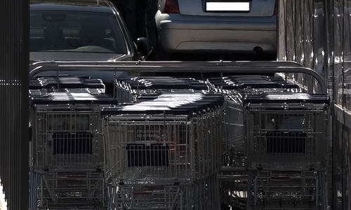 Nach dem Diebstahl von 300 Einkaufswagen in Salzgitter Thiede hofft die Polizei auf Zeugenhinweise.  Foto/Video: aktuell24 (kr)