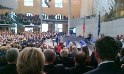 Marion Lau fotografierte direkt von ihrem Platz aus den frisch gewählten Bundespräsidenten bei seiner Antrittsrede. Foto: Marion Lau