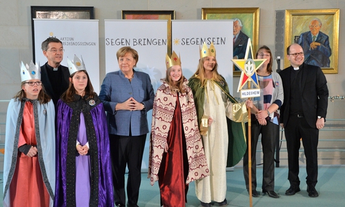 Die Velpker Sernsinger durften heute das das Bistum Hildesheim im Kanzleramt vertreten. Foto: Ralf Adloff/Kindermissionswerk