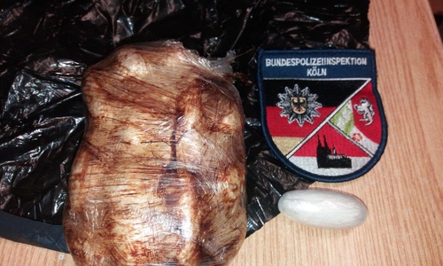 300 Gramm Drogen hatte der Mann bei sich. Foto: Bundespolizei