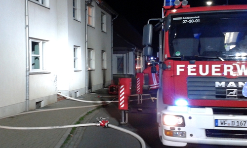 Brand in einem Mehrfamilienhaus in Schöppenstedt. 34 Menschen wurden evakuiert. Zwei Personen wurden durch eine Rauchvergiftung leicht verletzt. Foto: Privat