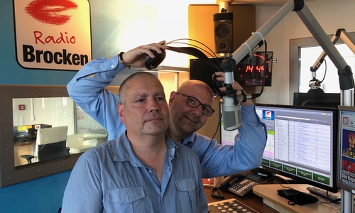 Ingo aus Offleben mit Marc Angerstein im Radio Brocken Studio. Foto: privat