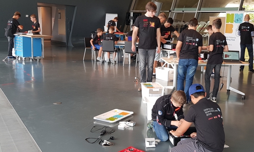 Tüfteln, basteln, programmieren: Das Digitale Sommercamp 2019 steht unter dem Motto #think.wob.new. Foto: Stadt Wolfsburg