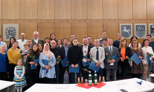 32 Neubürgerinnen und Neubürger wurden im großen Sitzungssaal der Kreisverwaltung in Wolfenbüttel begrüßt. Foto: Landkreis Wolfenbüttel